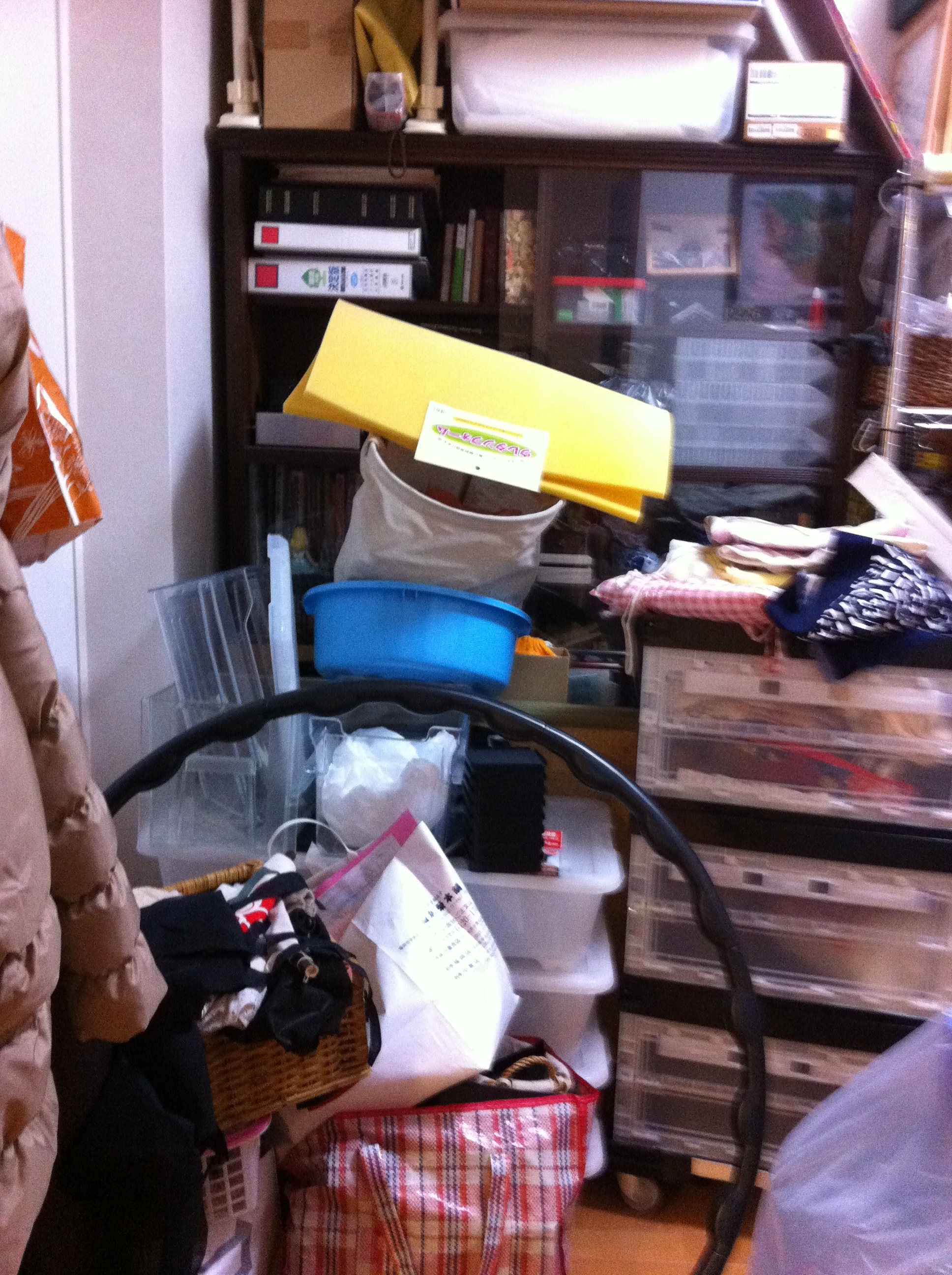 物置状態の部屋の写真